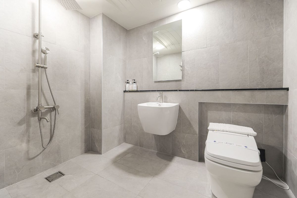 Ondol room for 4 bathroom