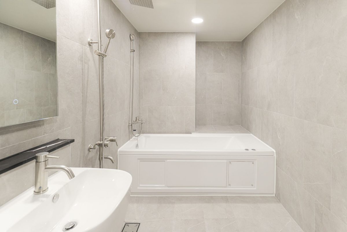 Suite twin bathtub