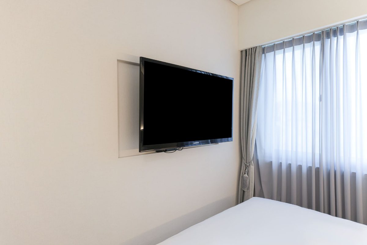 Standard room TV and window
